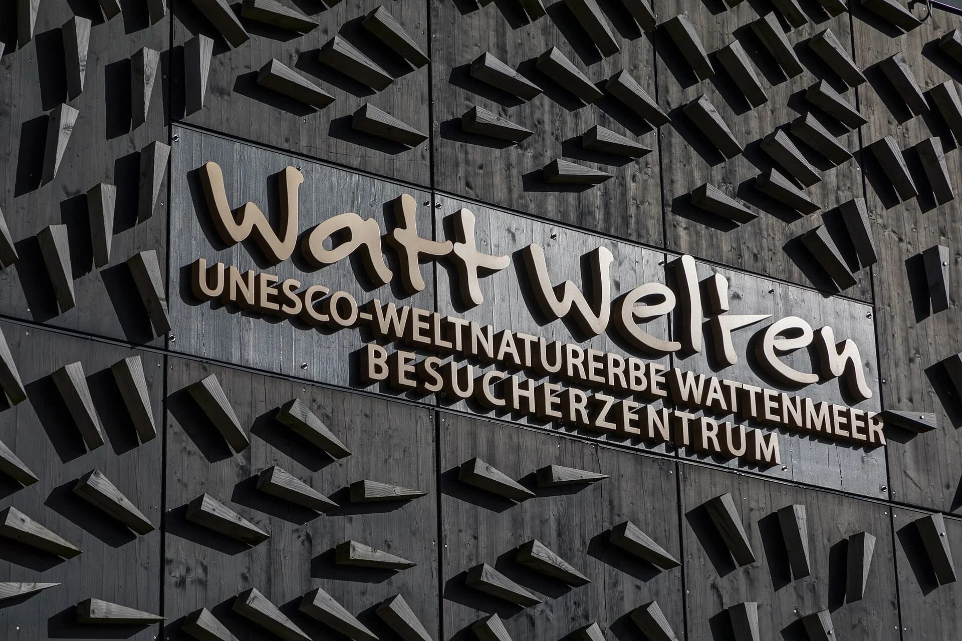 Enseigne de la façade du centre Watt Welten de Norderney